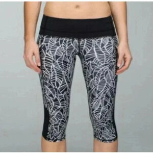 Lululemon Run A Marathon Crop II size 4